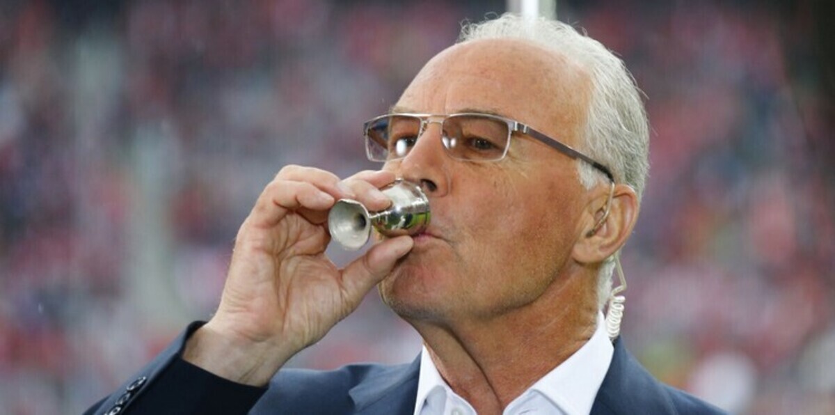 الفيفا يغرم  بيكنباور لعدم تعاونه مع المحققين