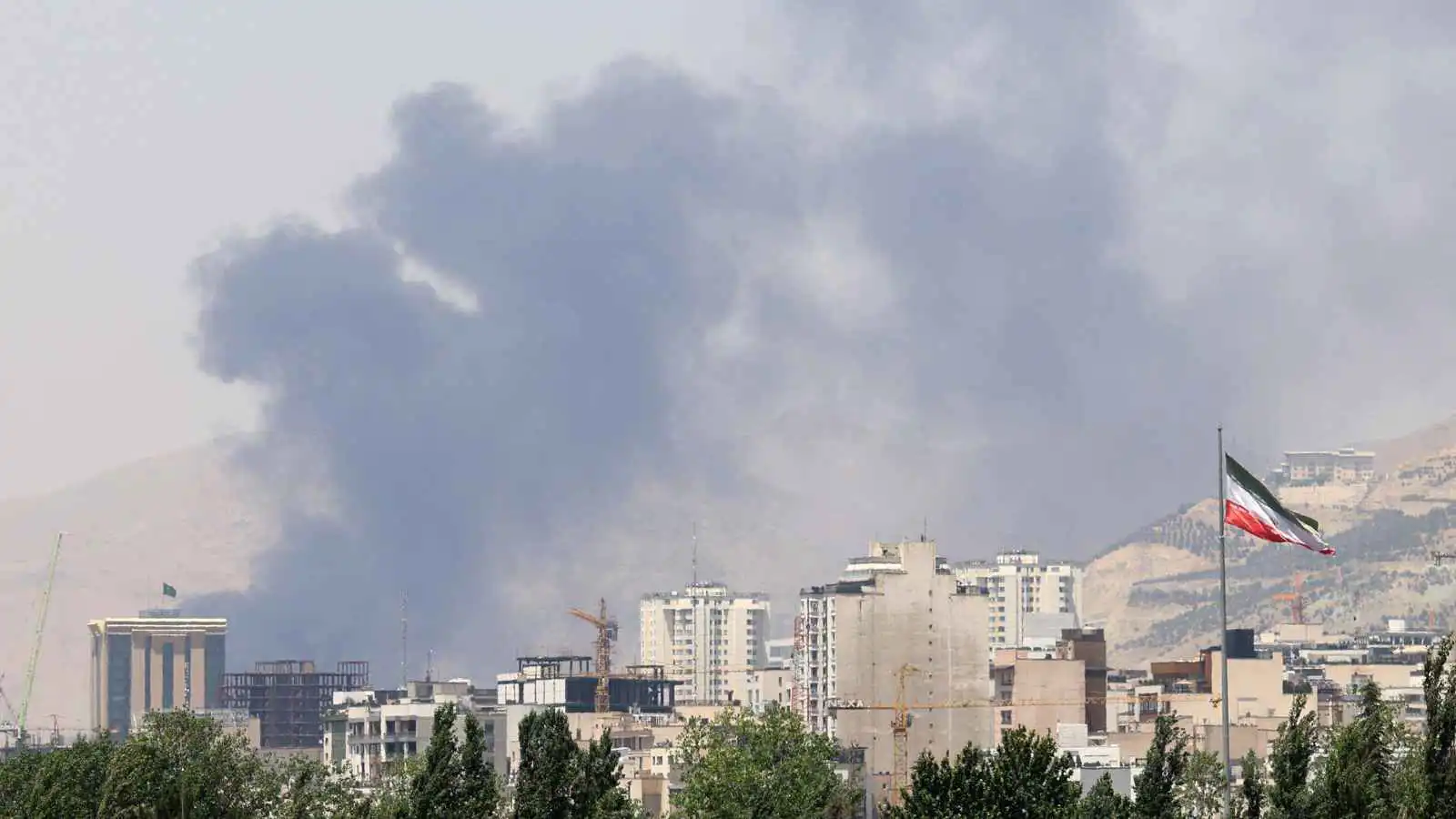 إيران.. قتيل في غارة جوية استهدفت بندر عباس