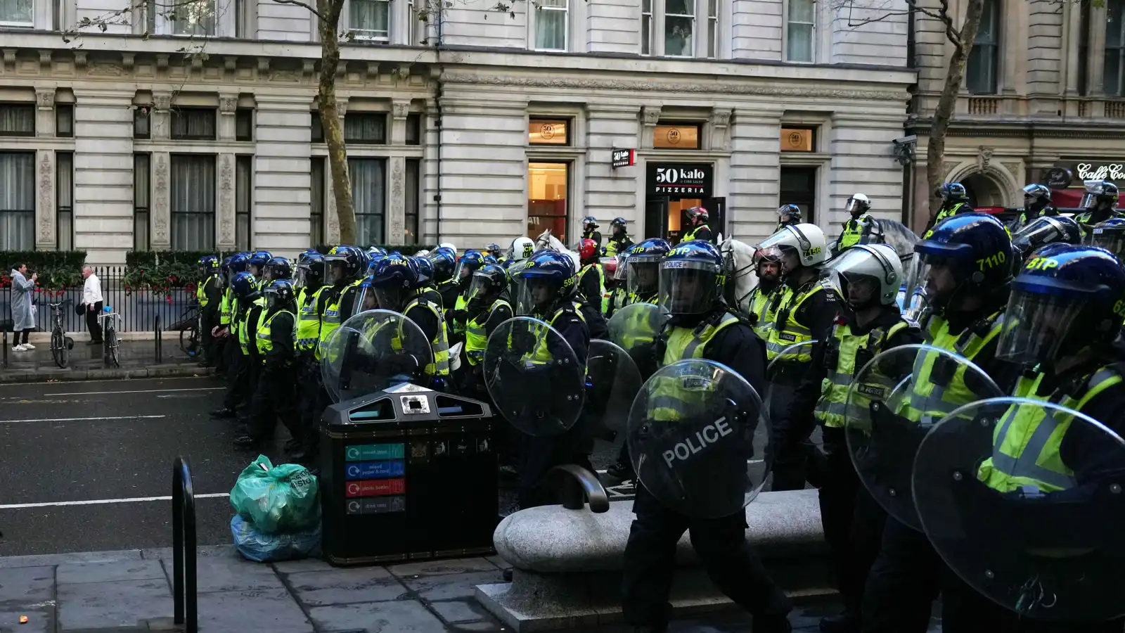 كيف علق ستارمر على احتجاجات لندن الغاضبة؟