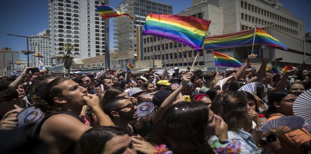 رئيس وزراء السويد يشارك في "مسيرة فخر المثليين"