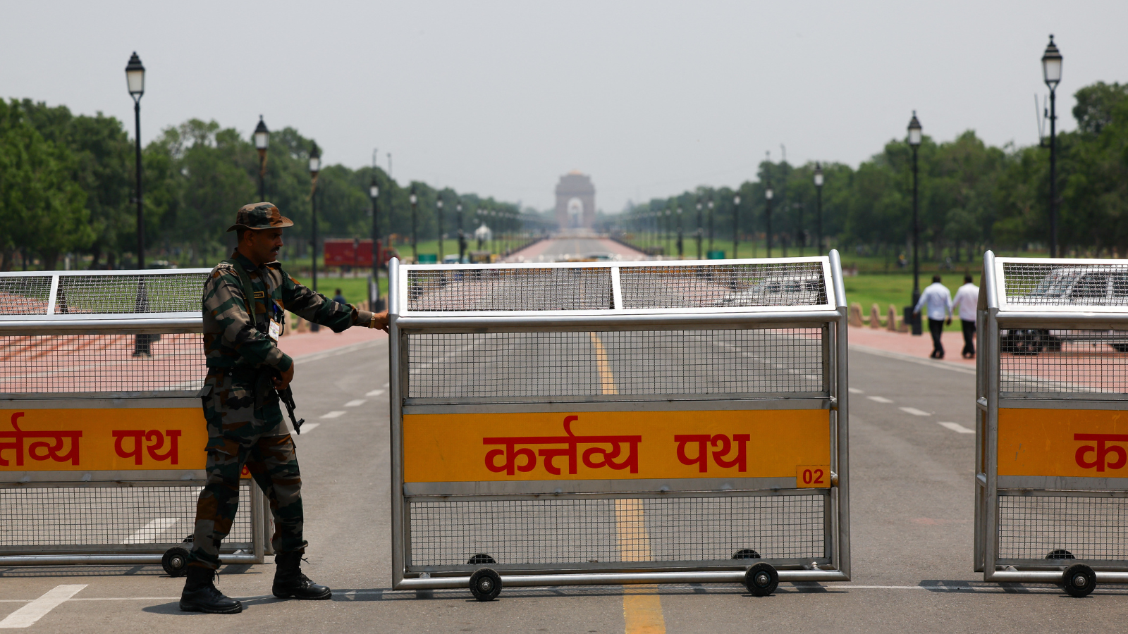 "الغارديان": إسكات بنادق الهند وباكستان لن يطفئ "نار كشمير"