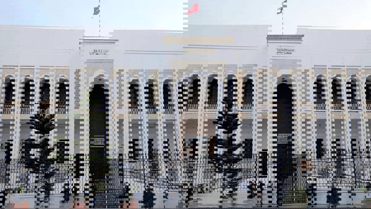 بسبب شكوى من وزارة التربية.. القضاء التونسي يفتح تحقيقا ضد 3 برلمانيين