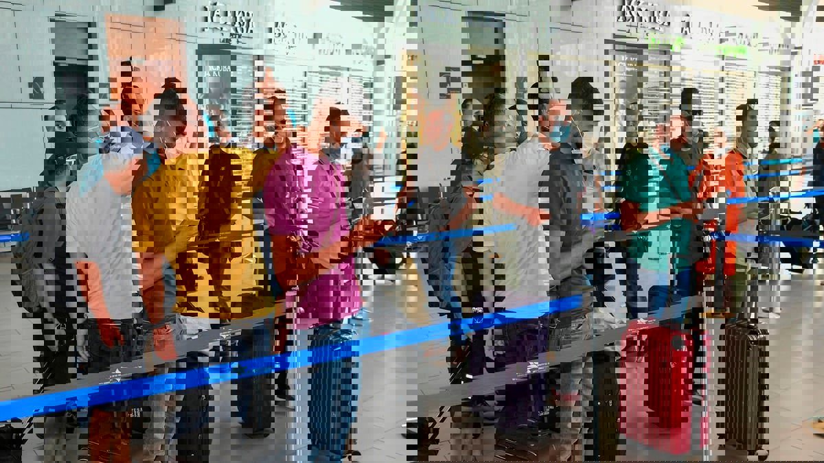 للمرة الأولى.. 40 فلسطينيا يسافرون عبر مطار رامون الإسرائيلي