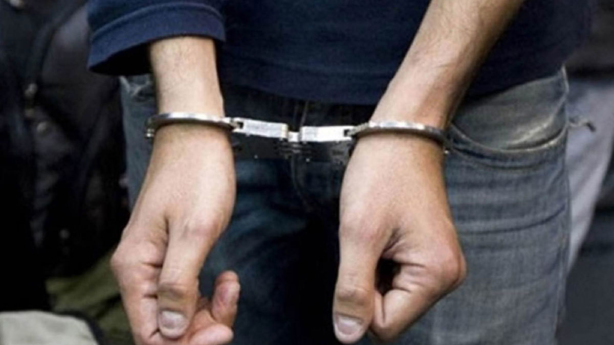 ضبط سوري في الكويت بحوزته زي عسكري وساطور (صورة)