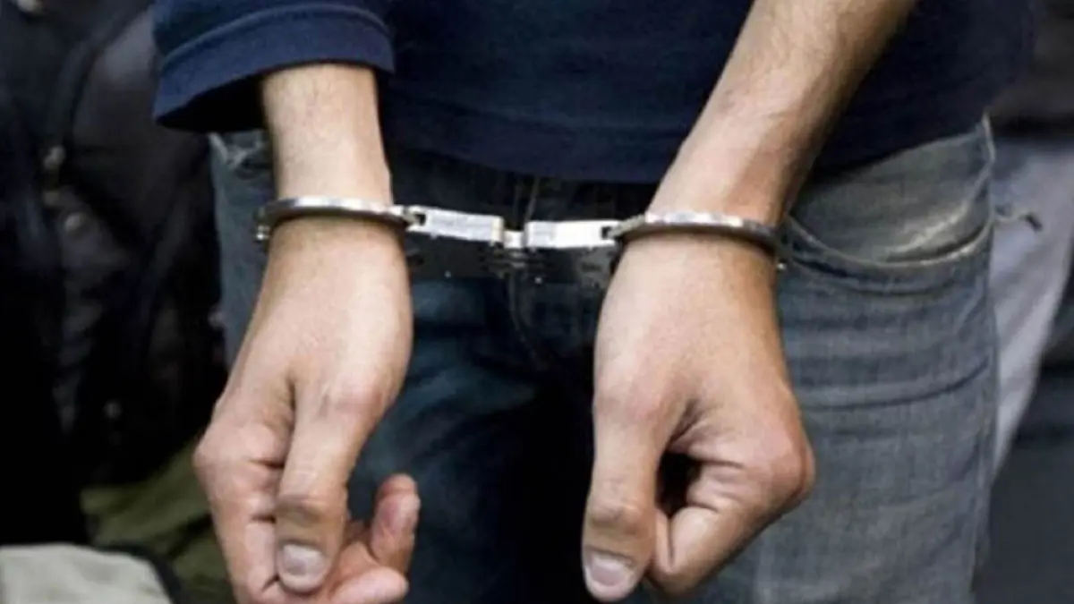 ضبط سوري في الكويت بحوزته زي عسكري وساطور (صورة)