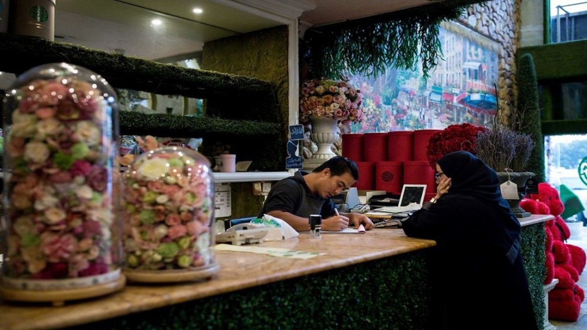 متاجر الرياض والخُبر وجدة بالسعودية تفتح أبوابها للعشاق في "الفالنتاين"