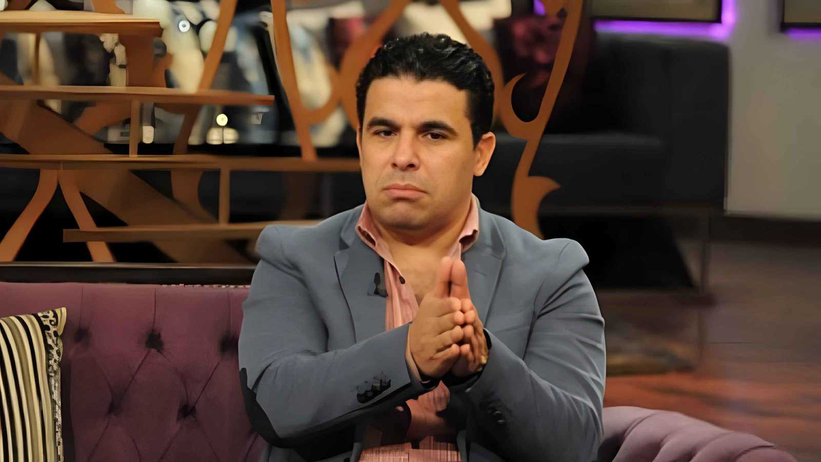 تصرفه فجر غضباً.. خالد الغندور يرد على عدم مصافحة مدحت عبد الهادي (فيديو)