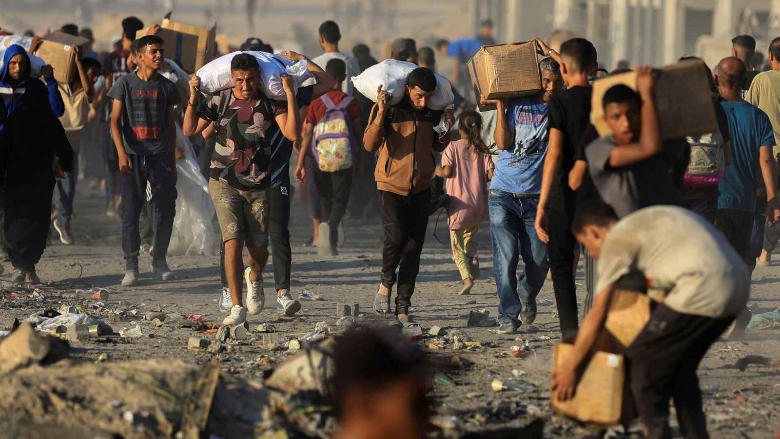 بين مراكز المساعدات والعمليات العسكرية.. الموت يلاحق الغزيين في أماكن النزوح