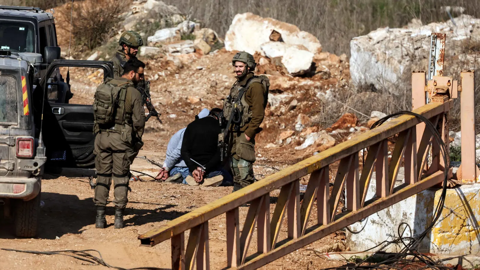 خبراء: "خطة فرنسا" لانسحاب إسرائيل من لبنان تثير الجدل