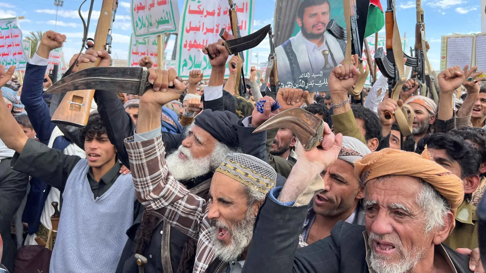 ميليشيا الحوثي تهدد بتوسيع تدريجي لعملياتها الدفاعية