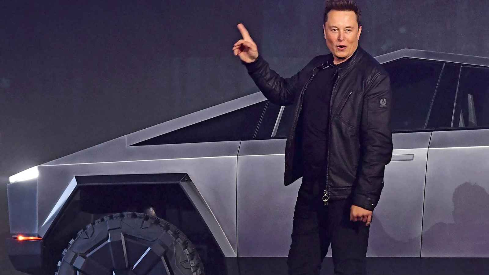 ذا هيل: حرب ترامب التجارية تضع إيلون ماسك في مأزق