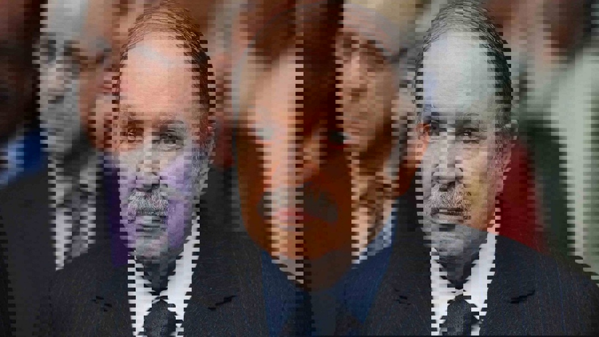 صمت بوتفليقة "المريب" حول انتخابات الرئاسة يثير الجدل بالجزائر