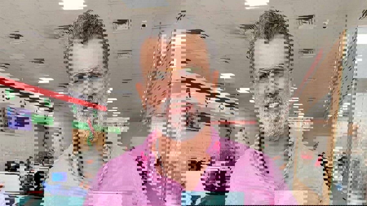 علي عجمي لمودل روز: "حديثك عن الزواج من رجل عربي استفزني"