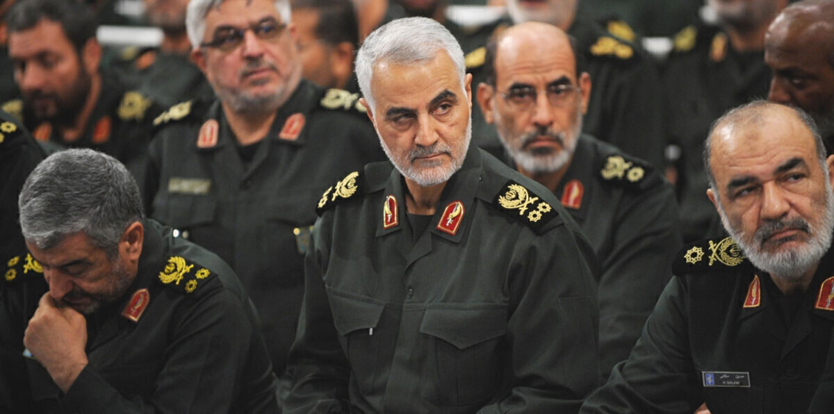 وُصف بـ"الخائن".. اتهامات لظريف بإبرام صفقة مع أمريكا حول تسليم قاسم سليماني