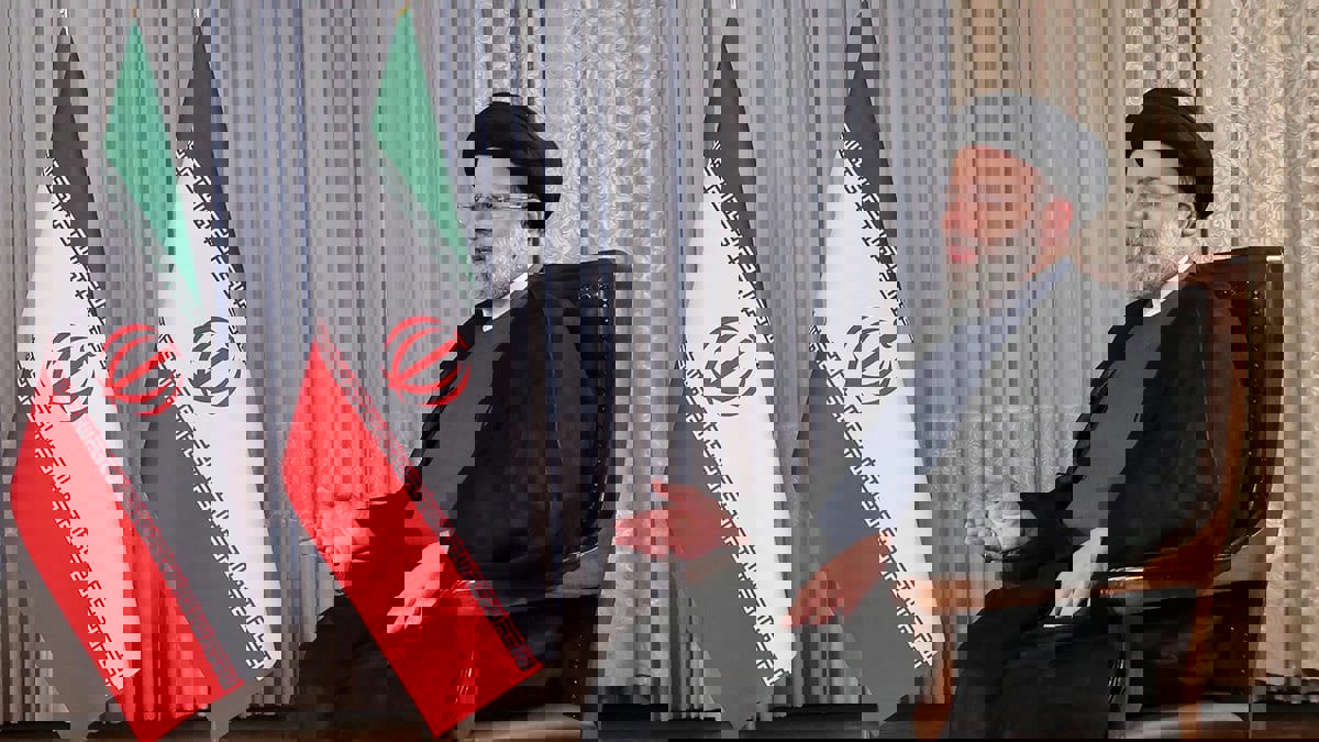 رئيسي يتوعد بالانتقام لاغتيال ضابط كبير في الحرس الثوري