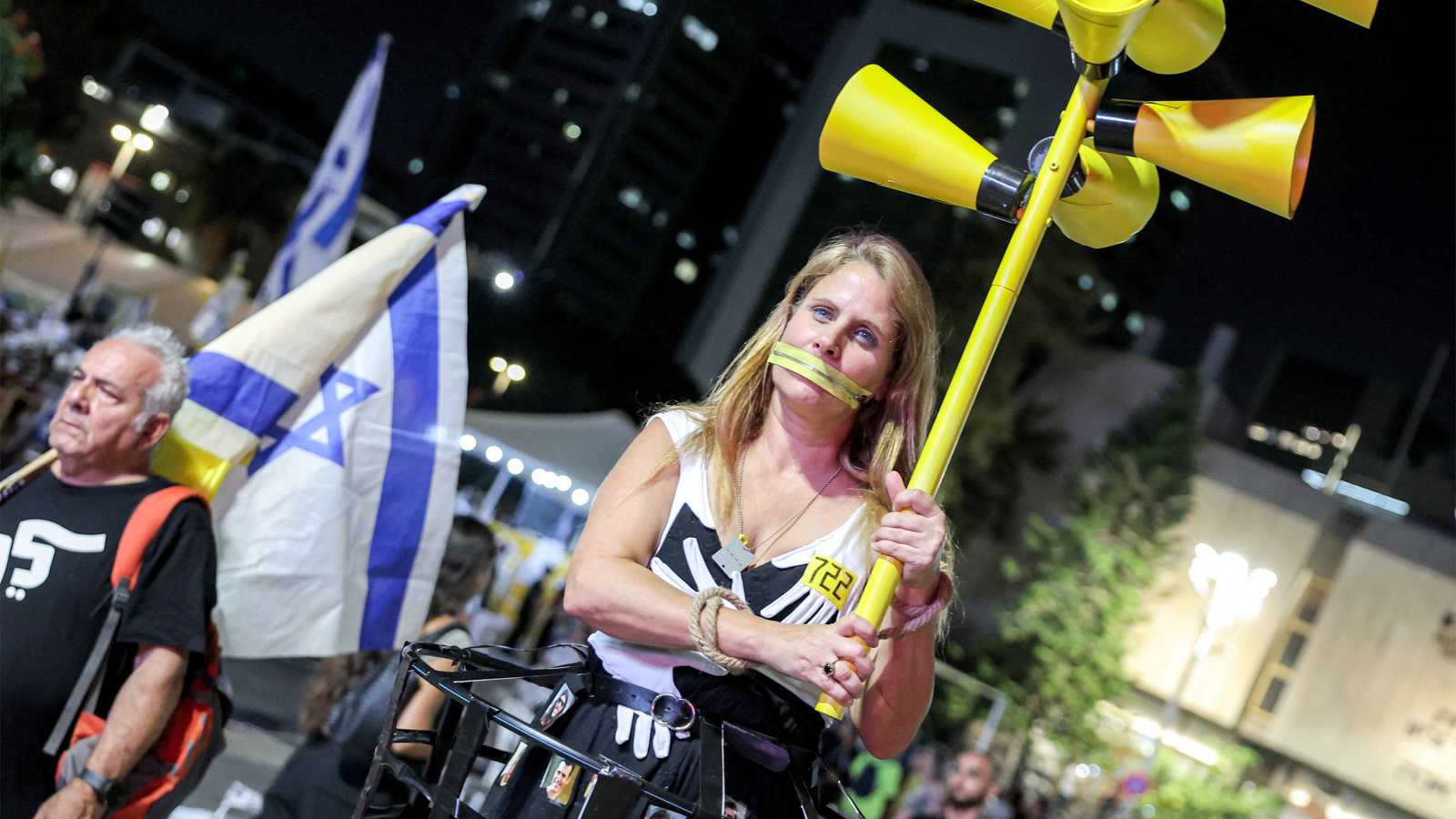 اشتباكات ودهس في احتجاجات بين مؤيدي نتنياهو ورافضي حرب غزة (فيديو)