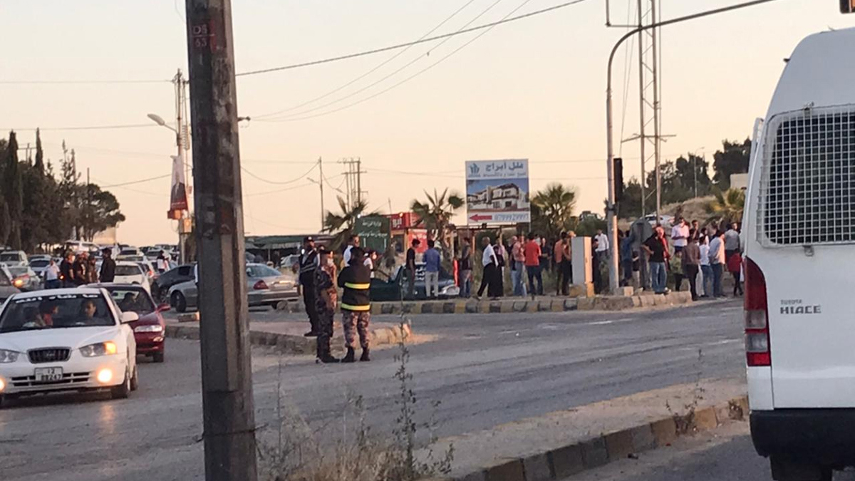 الأردن.. اشتباكات بين الدرك وأنصار النائب العجارمة (فيديو)