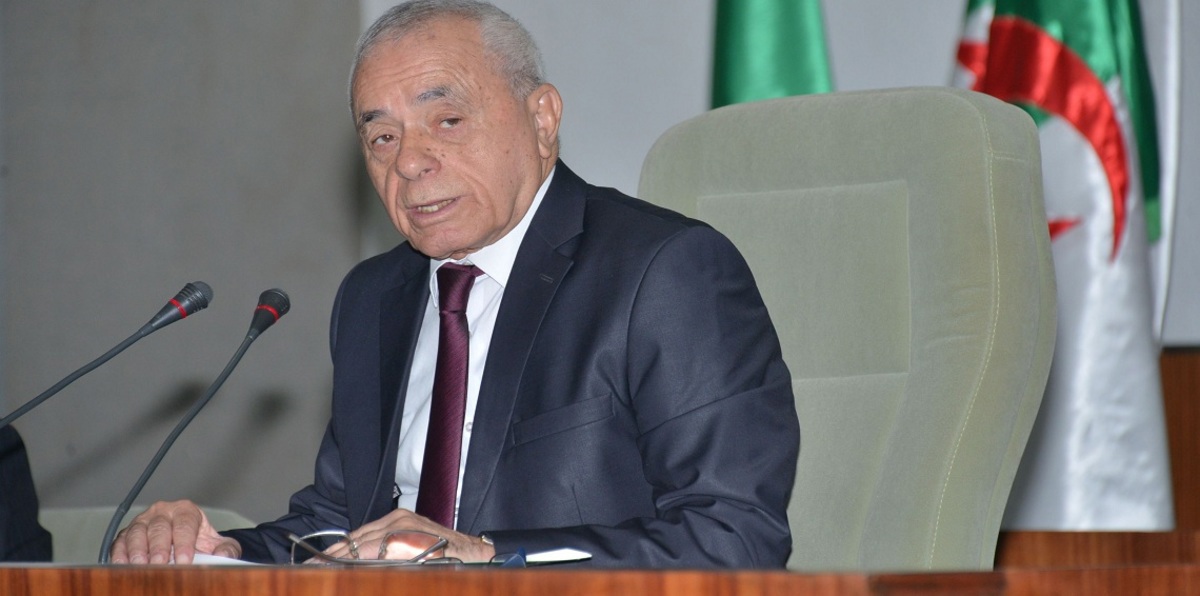 البرلمان الجزائري يعقد أول اجتماع لهياكله منذ الأزمة مع النواب