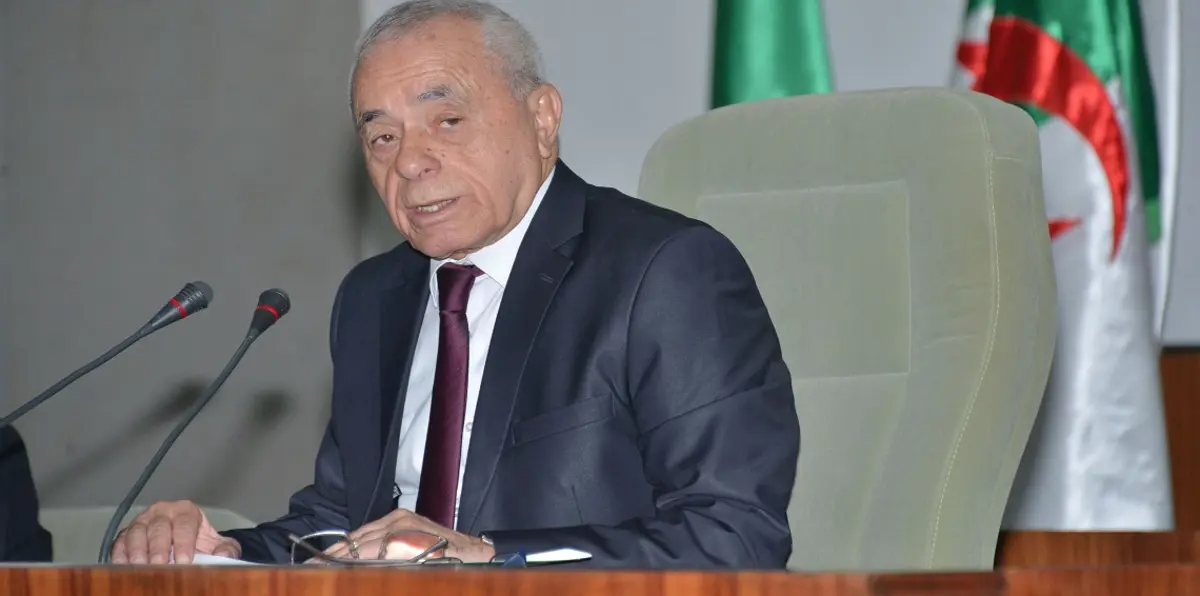 البرلمان الجزائري يعقد أول اجتماع لهياكله منذ الأزمة مع النواب