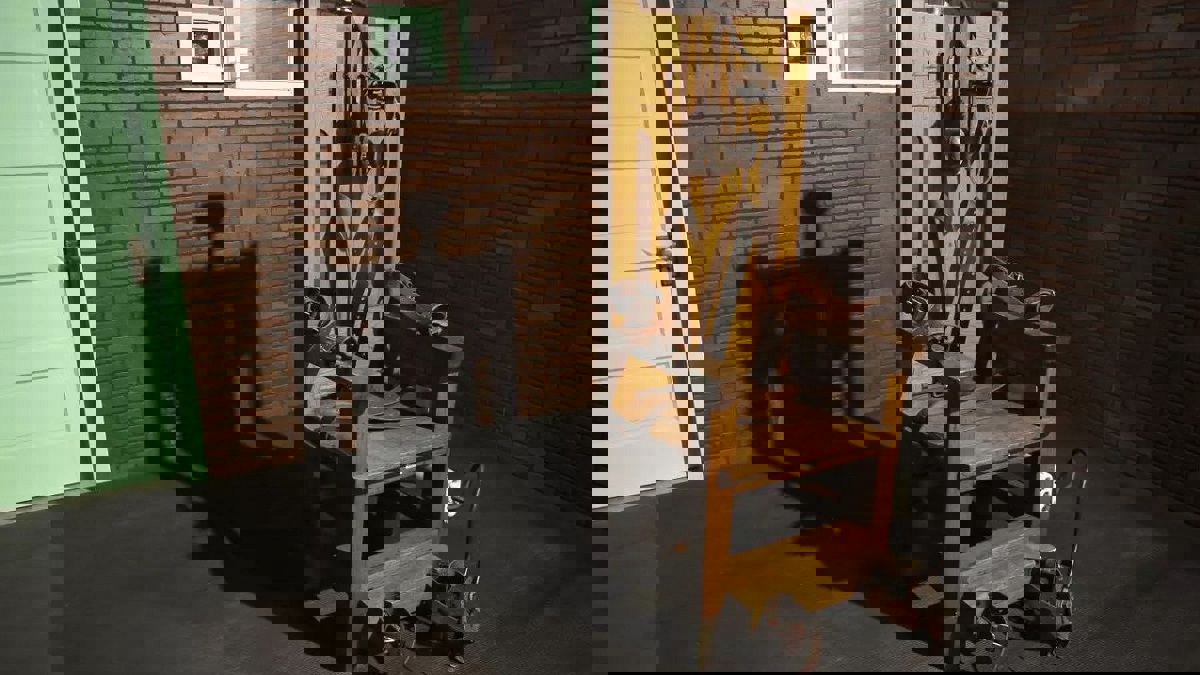 قتل صديقته حرقًا قبل 28 عامًا.. إعدام أمريكي كفيف صعقًا بالكهرباء في تينيسي