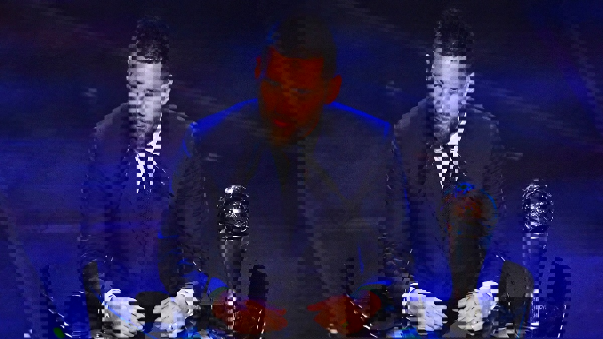 ليونيل ميسي يتحدث عن ذكرياته منذ فوزه بالكرة الذهبية الأولى