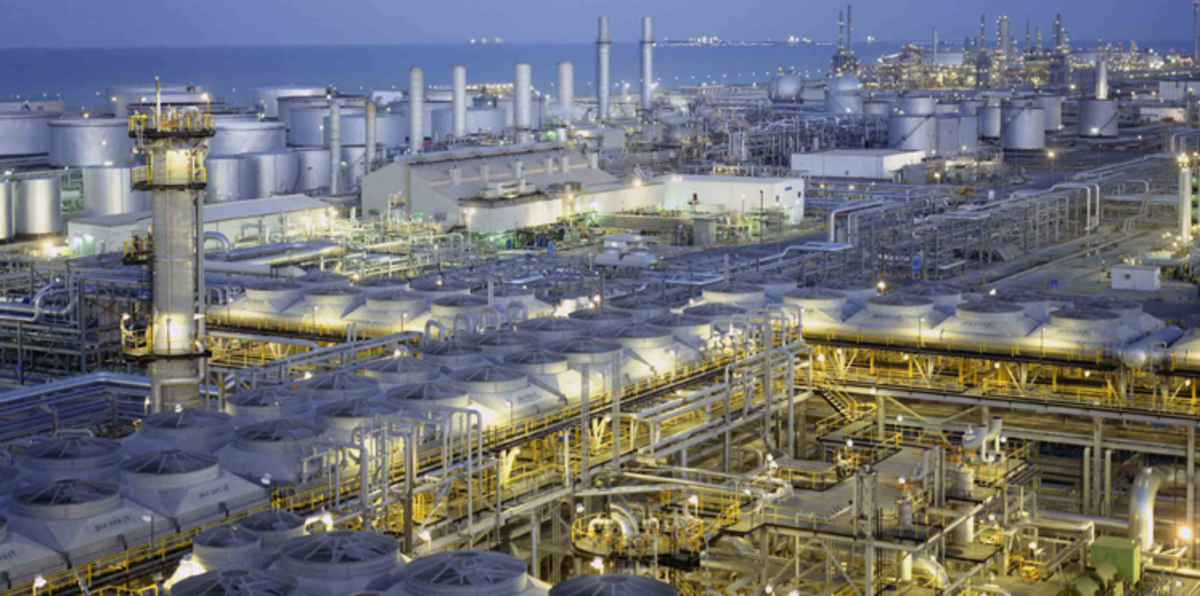 أرامكو السعودية تبلغ مصر بالتوقف عن إمدادها بالمواد البترولية لحين إشعار آخر