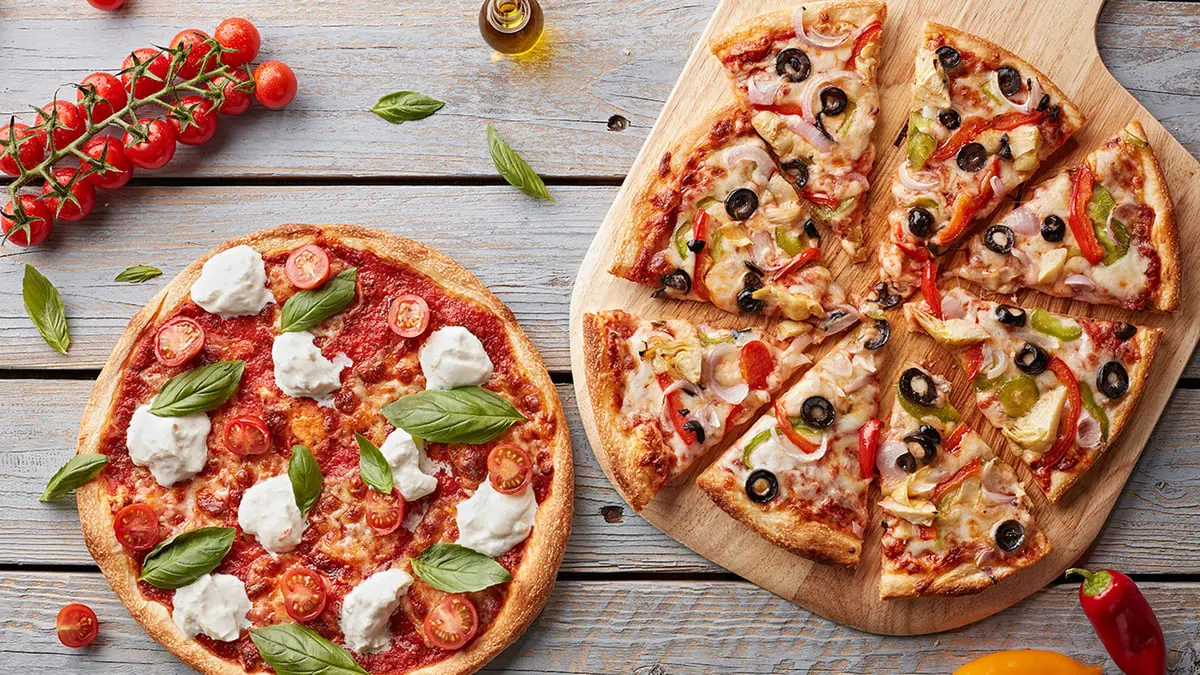 أطباق إيطالية.. معكرونة بطعم الديدان وبيتزا بمذاق النمل