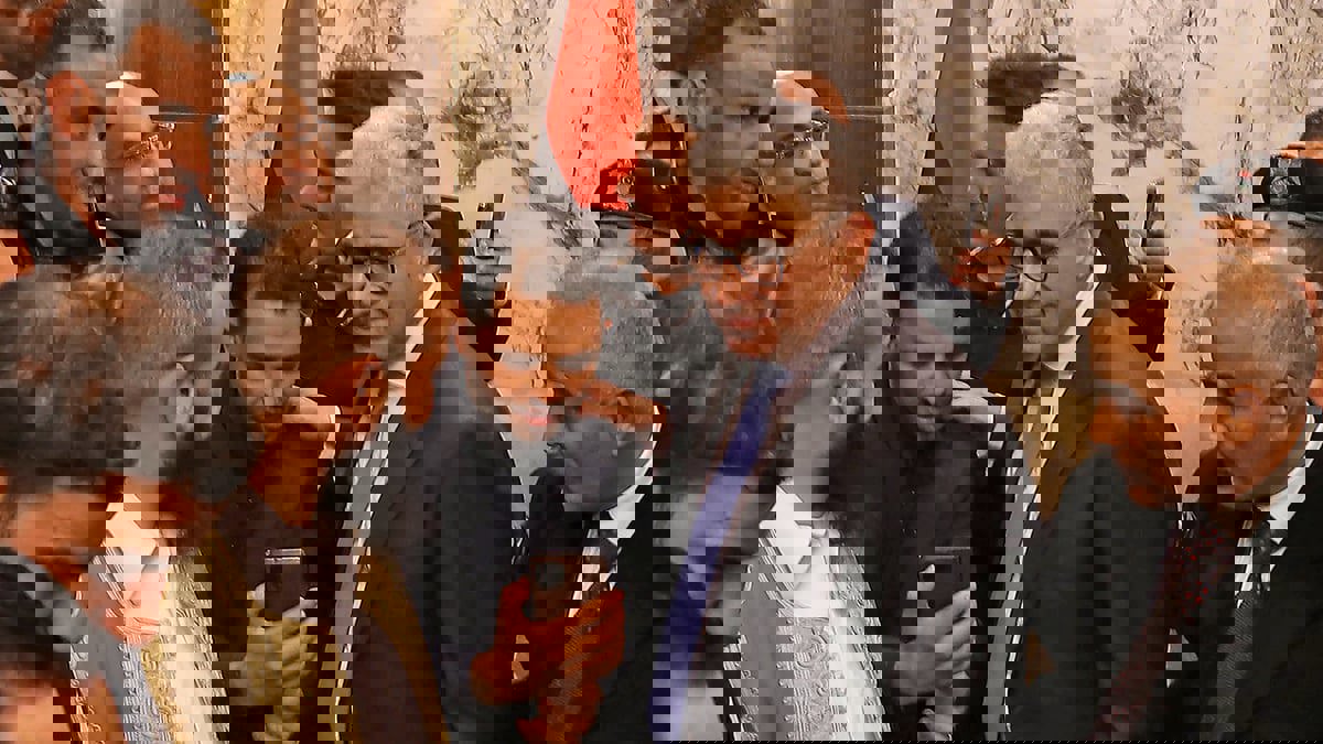 باشاغا يعلن عزم حكومته إطلاق "حوار وطني"