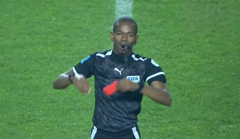 الحكم السنغالي عيسى سي