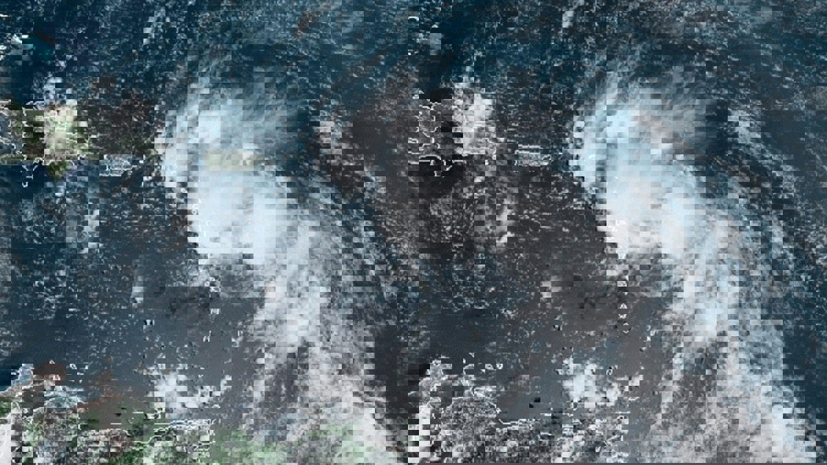 لويزيانا تأمر بإجلاء السكان مع استهداف عاصفتين الساحل الأمريكي