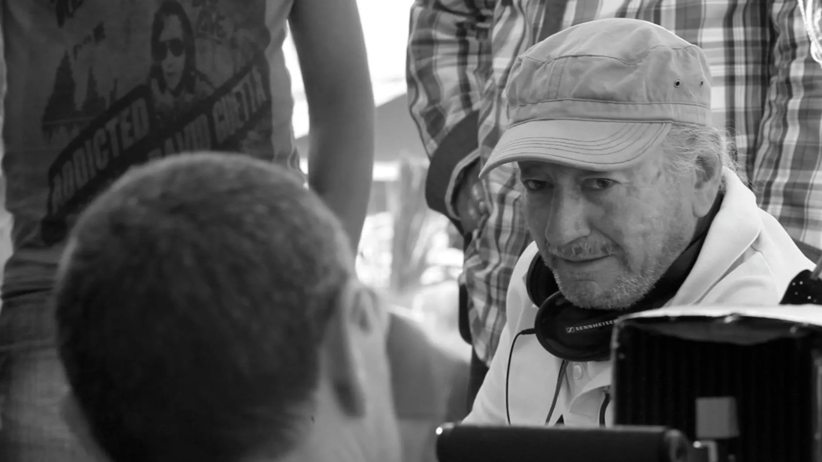 وفاة المخرج الجزائري لخضر حمينة