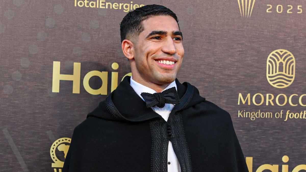 أشرف حكيمي يفوز بجائزة أفضل لاعب في إفريقيا لعام 2025