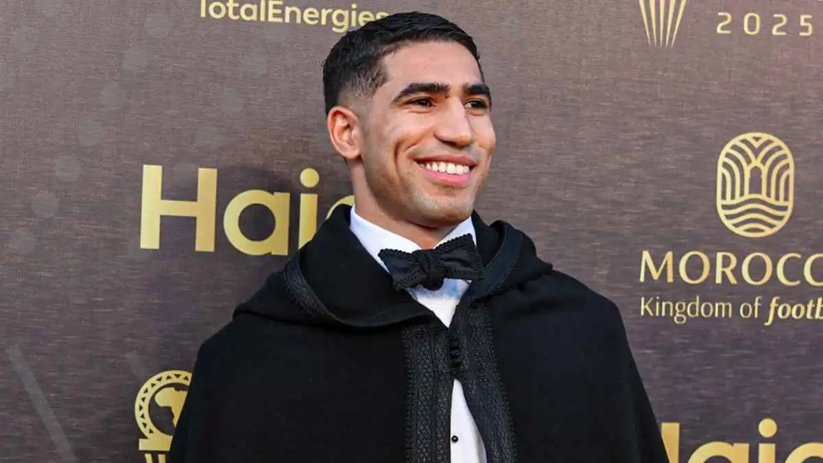 أشرف حكيمي يفوز بجائزة أفضل لاعب في إفريقيا لعام 2025