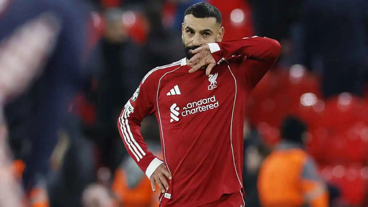 الدموع في عينيه.. صدمة محمد صلاح بعد خسارة ليفربول أمام آيندهوفن (صور)