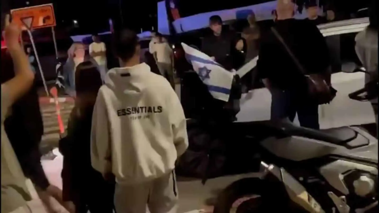 وسط تحذير من حرب أهلية.. اشتباكات بين نشطاء من اليمين واليسار في إسرائيل