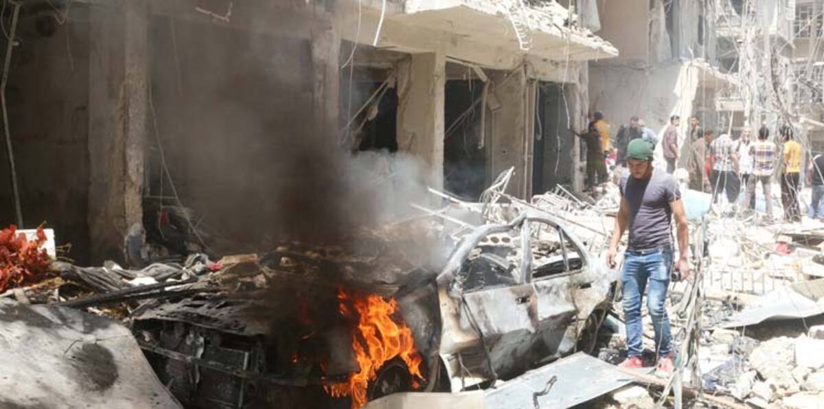 عشرات القتلى والجرحى بغارات على حلب ودير الزور