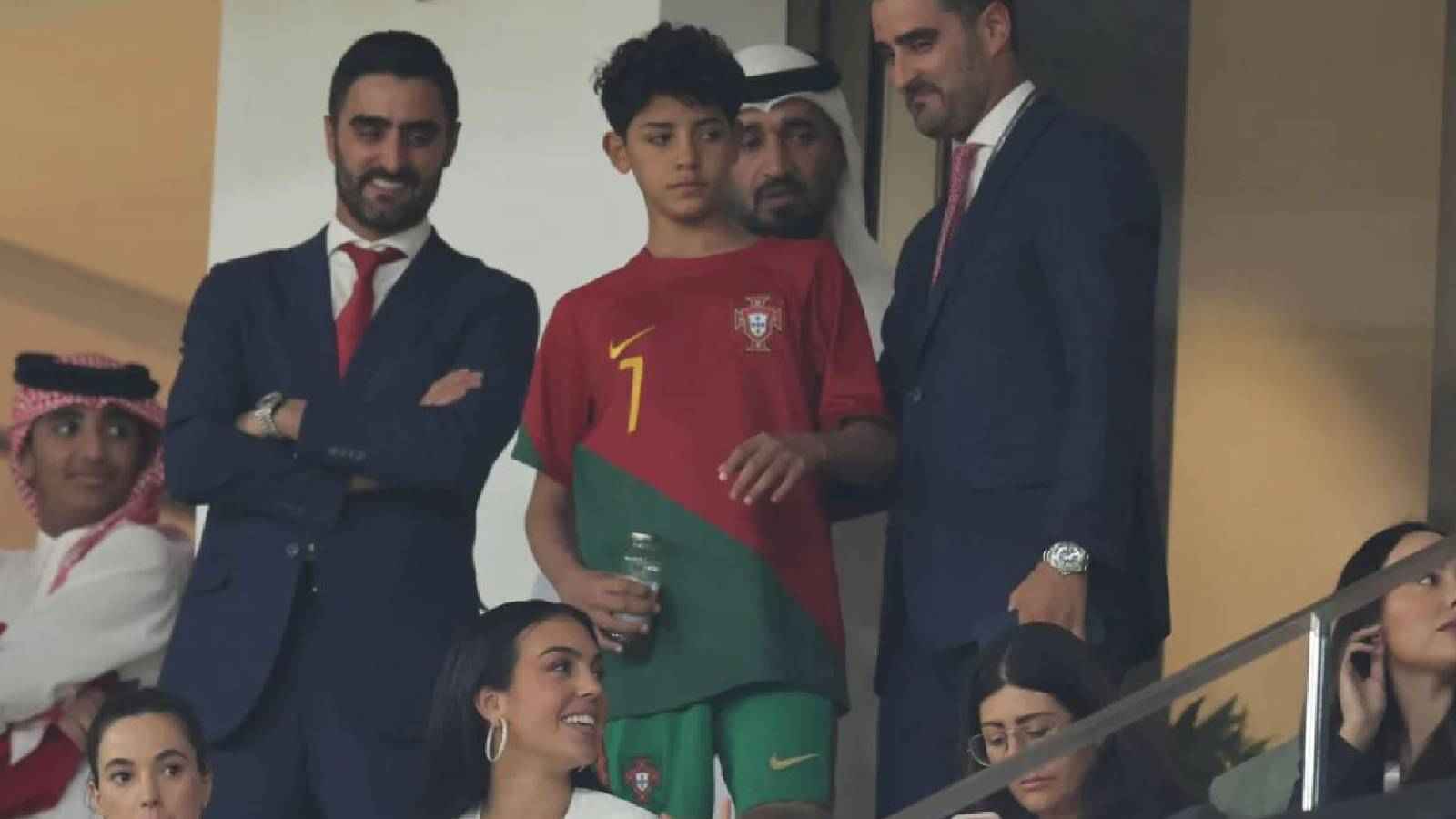 أول تعليق من كريستيانو رونالدو بعد استدعاء نجله لمنتخب البرتغال (صور)