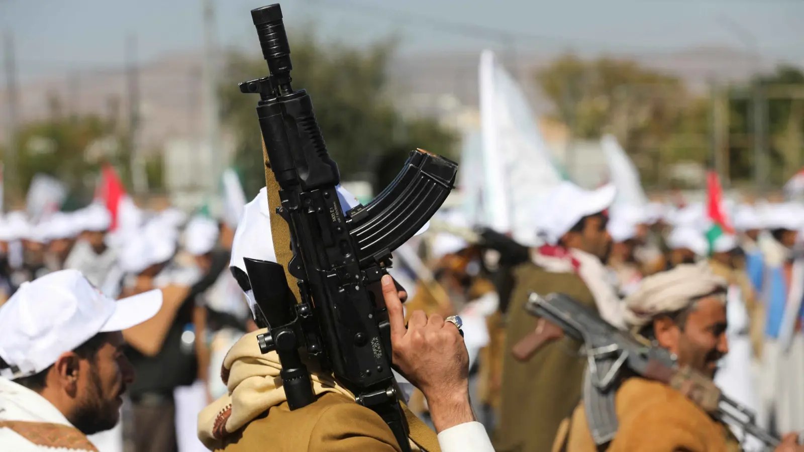 "تهديد وتصعيد".. ما سيناريوهات المواجهة المقبلة بين إسرائيل والحوثيين؟