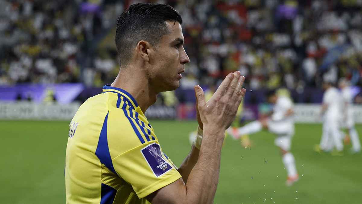 الصدى فاق التوقعات.. وزير الرياضة السعودي يكشف تأثير انضمام رونالدو إلى "روشن"