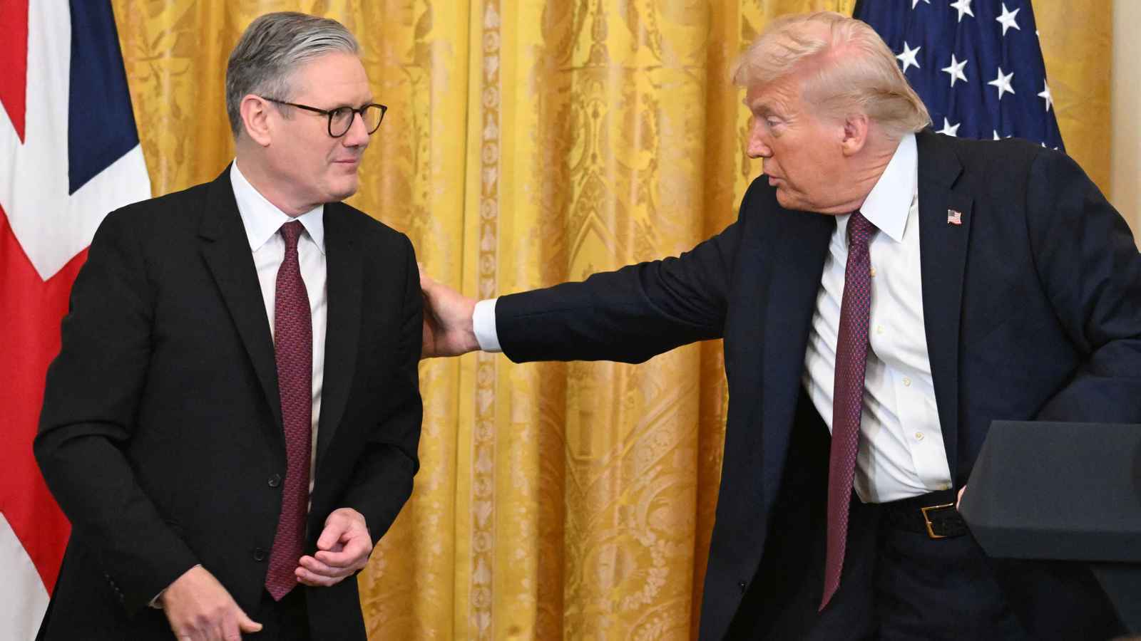 ترامب يمهّد لاتفاق تجاري "ضخم" مع بريطانيا