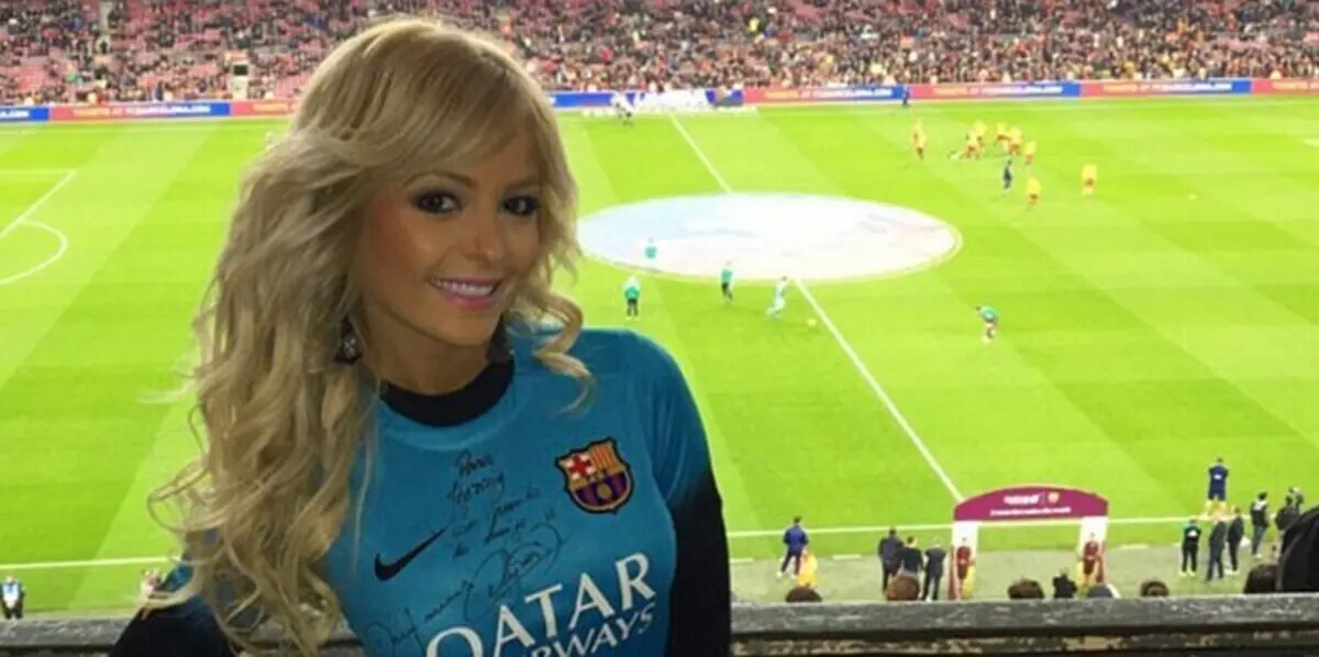 فاتنة ufc تدعم نيمار بقميص خاص (صور)