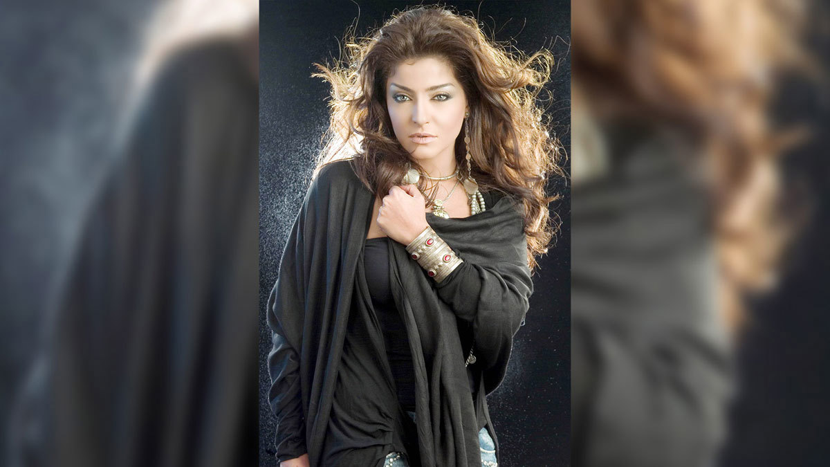 الفنانة علا غانم تحتفل بزفاف ابنتها على رجل أعمال مصري (صور)