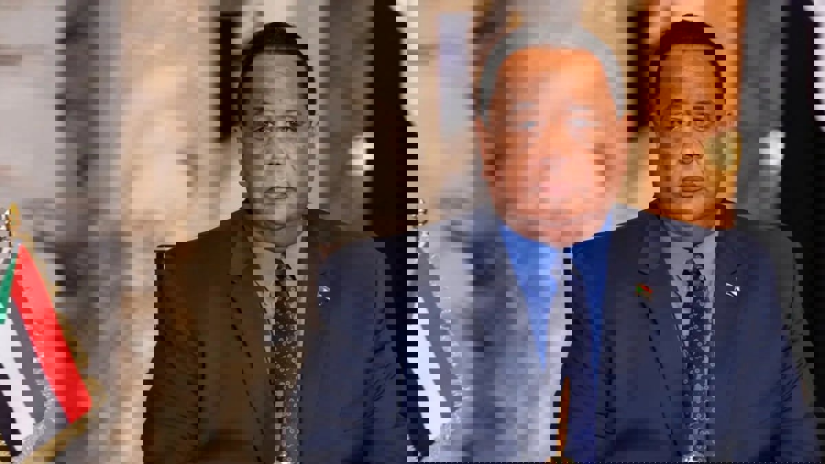 من بينهم غندور والجزولي.. محكمة سودانية تبرئ 13 متهما من قيادات نظام البشير