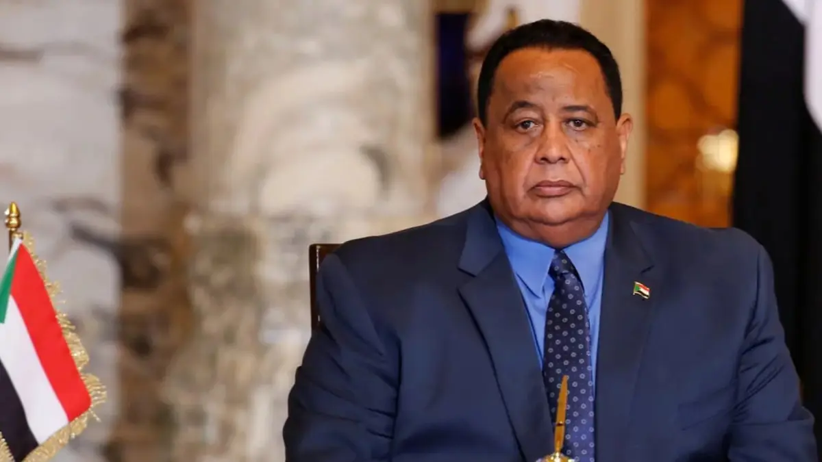 من بينهم غندور والجزولي.. محكمة سودانية تبرئ 13 متهما من قيادات نظام البشير