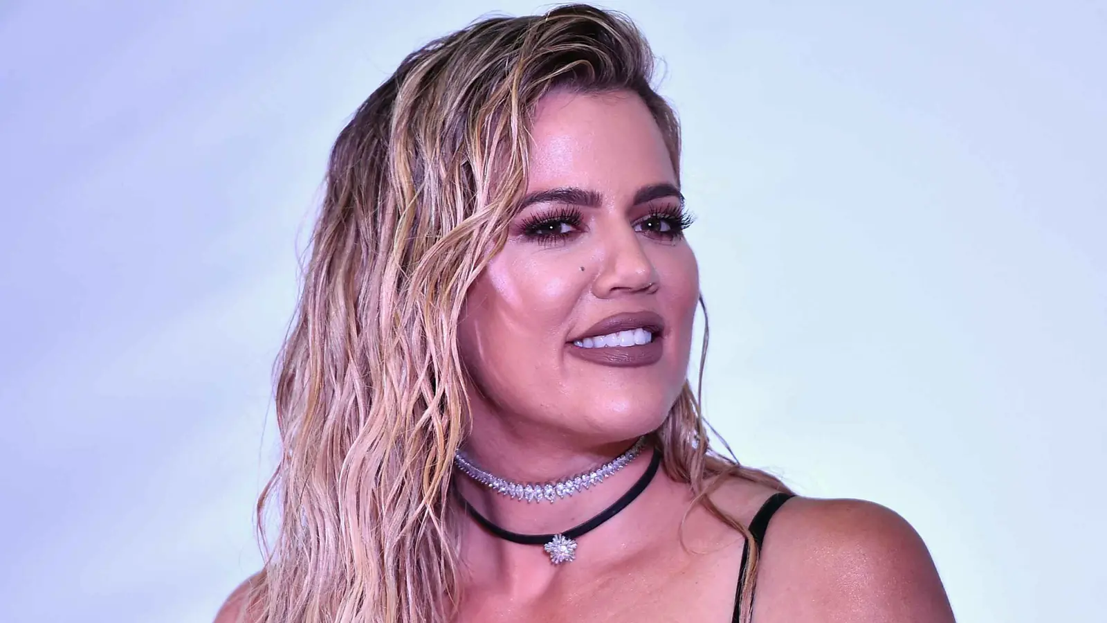 انتقادات حادة لكلوي كارداشيان بسبب تعديل صورها بشكل مبالغ