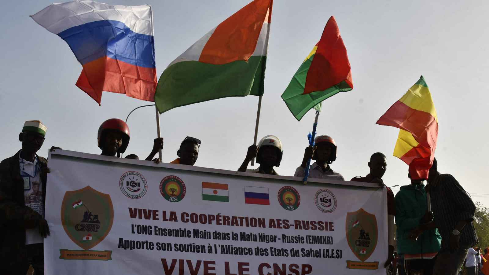 روسيا في الساحل الأفريقي.. هل تنجح في ملء الفراغ الفرنسي؟