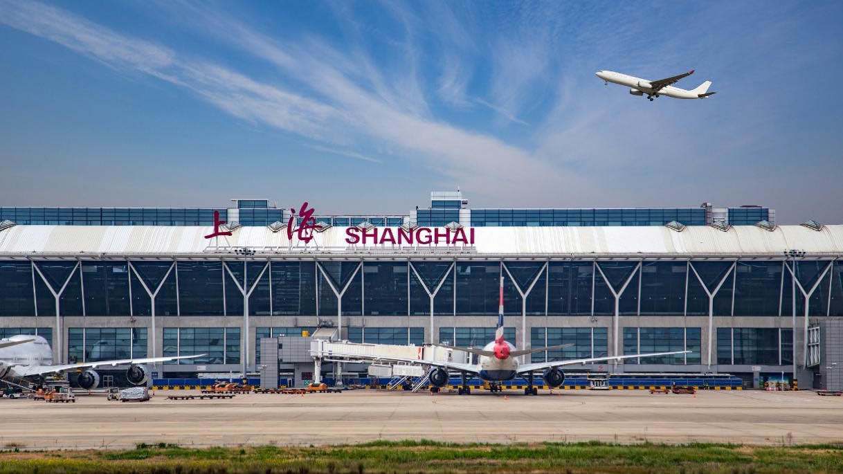 "مكياج" مسافرة يُربك نظام التعرف على الوجه في مطار شنغهاي (فيديو)