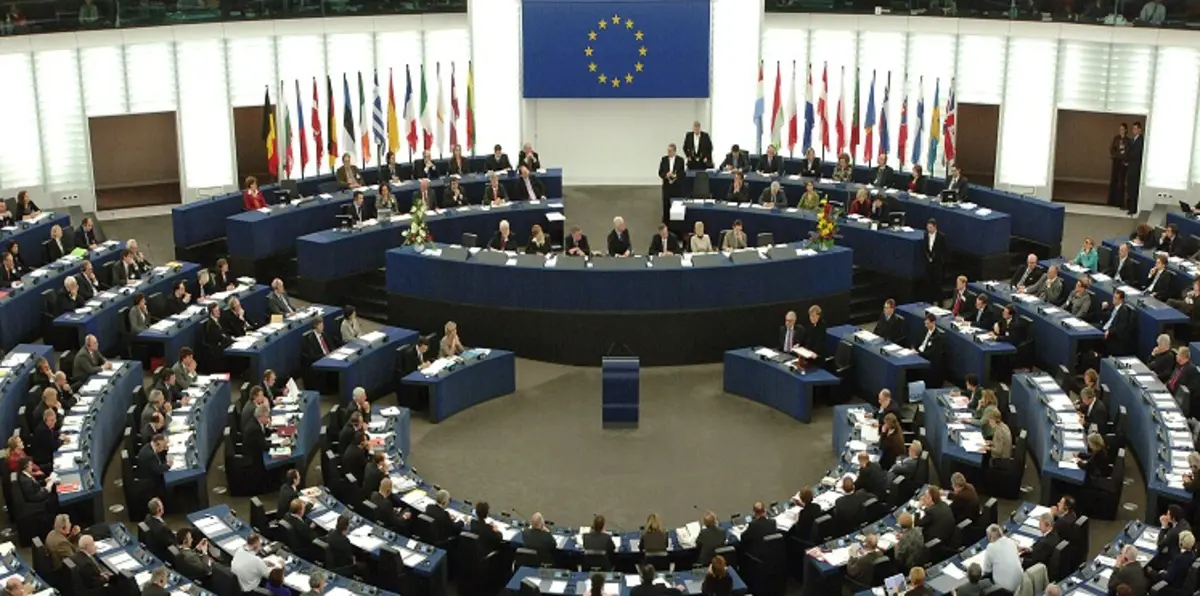 الاتحاد الأوروبي يمدد العقوبات على روسيا لمدة عام‎