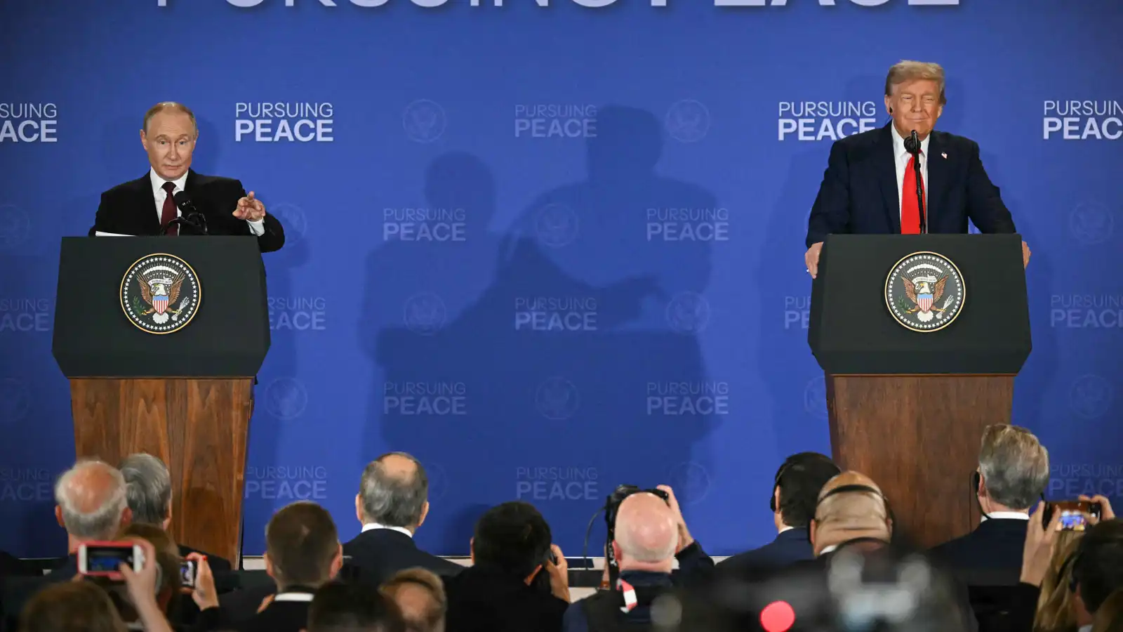 خبراء: روسيا تؤكد حضورها كقوة عالمية والتوازنات الأوروبية "في خطر"