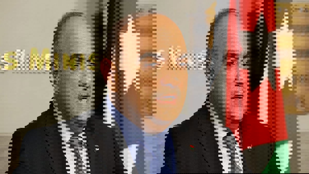 إصابة رئيس الوزراء الأردني بكورونا.. وإلغاء اجتماعه مع السيسي بالقاهرة